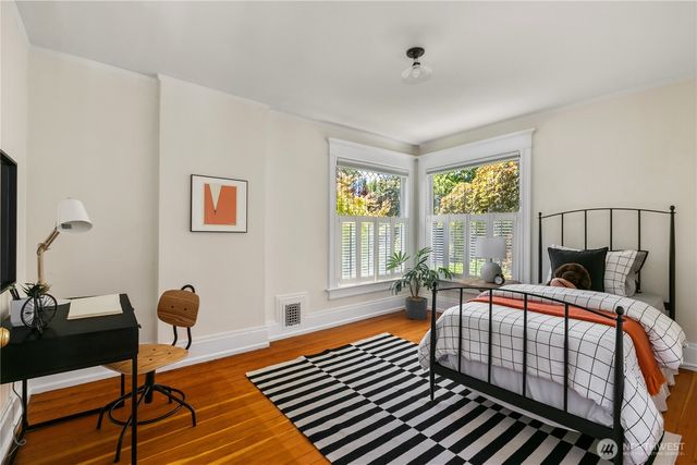 918 18th Avenue E, Seattle, WA 98122