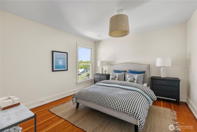 918 18th Avenue E, Seattle, WA 98122