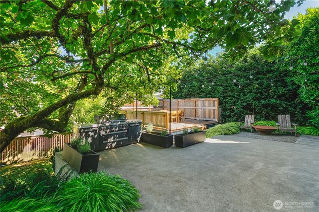 918 18th Avenue E, Seattle, WA 98122