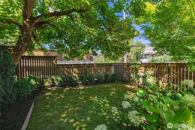 918 18th Avenue E, Seattle, WA 98122