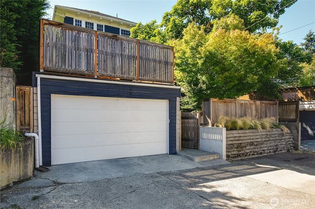 918 18th Avenue E, Seattle, WA 98122