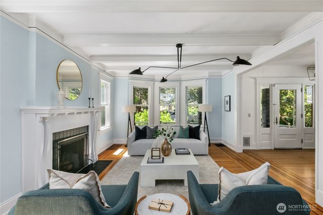 918 18th Avenue E, Seattle, WA 98122