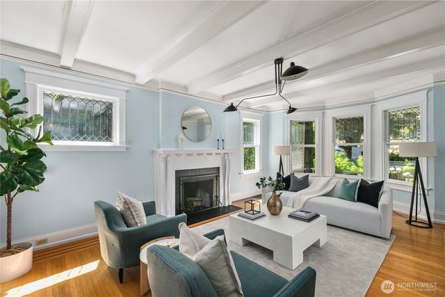 918 18th Avenue E, Seattle, WA 98122
