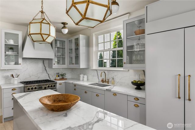 918 18th Avenue E, Seattle, WA 98122