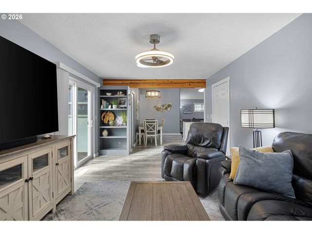 1360 ANDERSEN Ln, Eugene, OR 97404