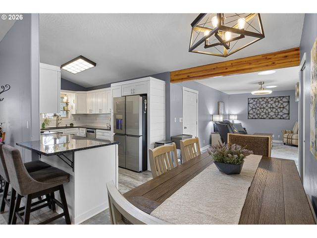 1360 ANDERSEN Ln, Eugene, OR 97404