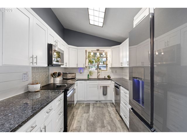 1360 ANDERSEN Ln, Eugene, OR 97404