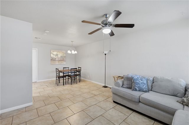 1430 Madrid, Corpus Christi, TX 78416