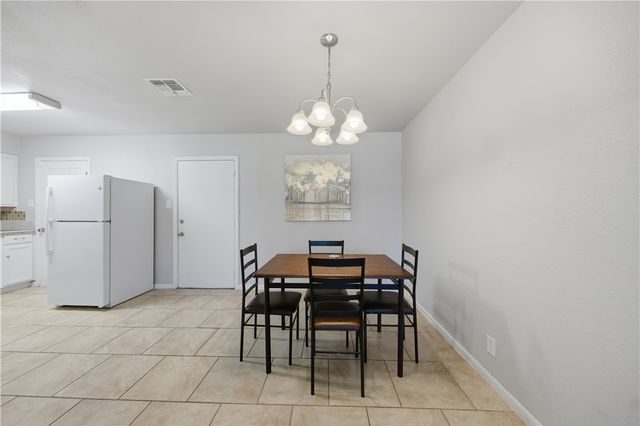 1430 Madrid, Corpus Christi, TX 78416