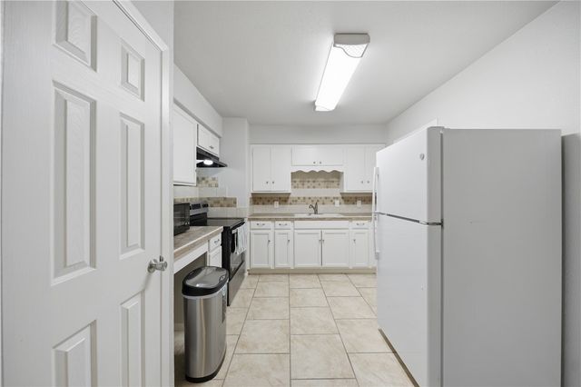 1430 Madrid, Corpus Christi, TX 78416