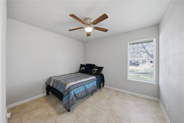 1430 Madrid, Corpus Christi, TX 78416
