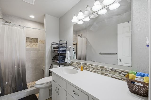 1430 Madrid, Corpus Christi, TX 78416