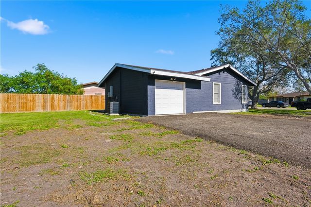 1430 Madrid, Corpus Christi, TX 78416