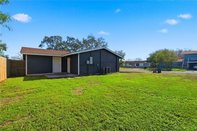 1430 Madrid, Corpus Christi, TX 78416