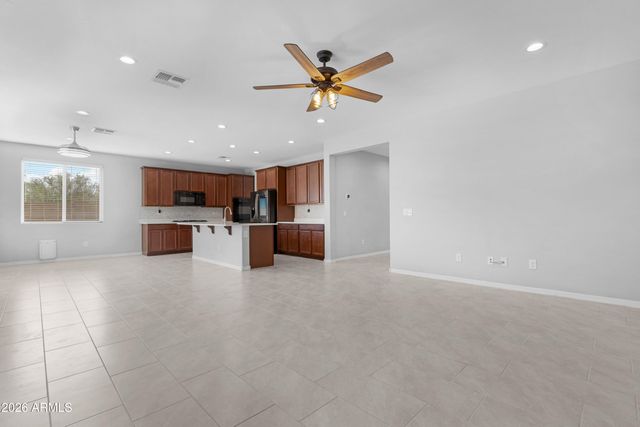 7910 W PUEBLO Avenue, Phoenix, AZ 85043