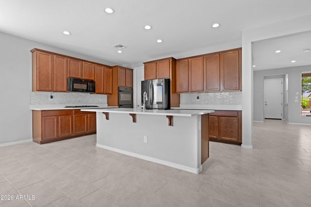 7910 W PUEBLO Avenue, Phoenix, AZ 85043