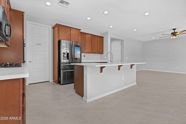 7910 W PUEBLO Avenue, Phoenix, AZ 85043
