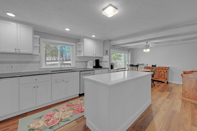 3 Santom St, Auburn, MA 01501