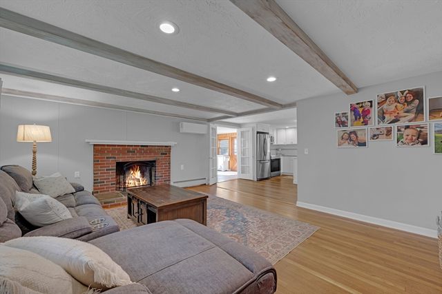 3 Santom St, Auburn, MA 01501