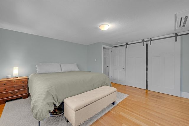 3 Santom St, Auburn, MA 01501