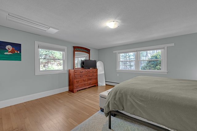 3 Santom St, Auburn, MA 01501