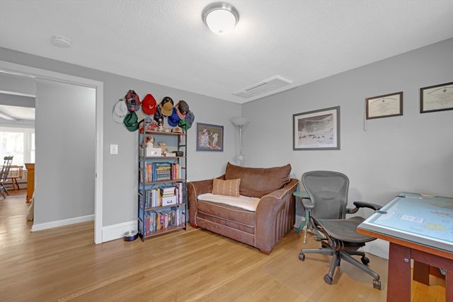 3 Santom St, Auburn, MA 01501