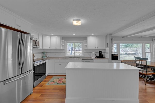 3 Santom St, Auburn, MA 01501