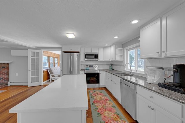 3 Santom St, Auburn, MA 01501