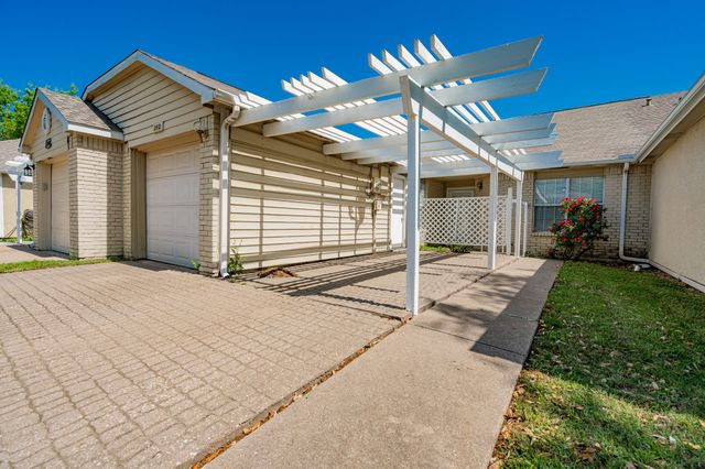 2512 Brook Hollow Court, Mesquite, TX 75150