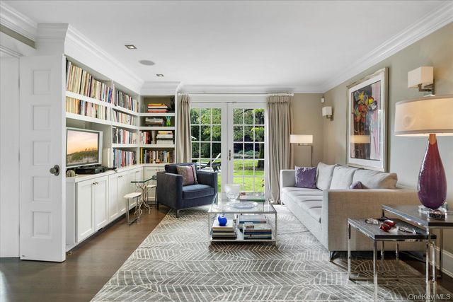 231 Flying Point Road, Southampton, NY 11968