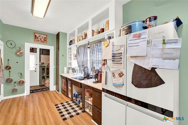 205 Brinkoeter Street, Poth, TX 78147