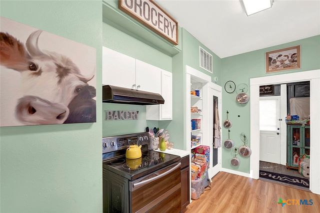 205 Brinkoeter Street, Poth, TX 78147