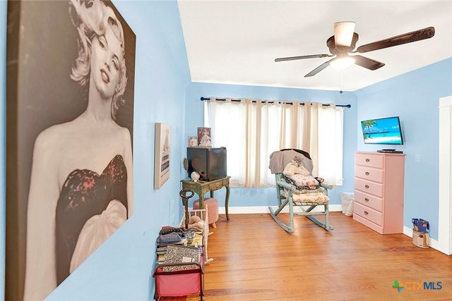205 Brinkoeter Street, Poth, TX 78147