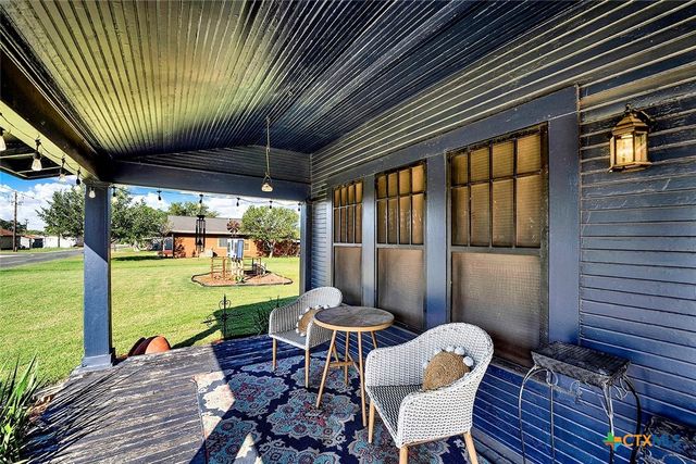 205 Brinkoeter Street, Poth, TX 78147