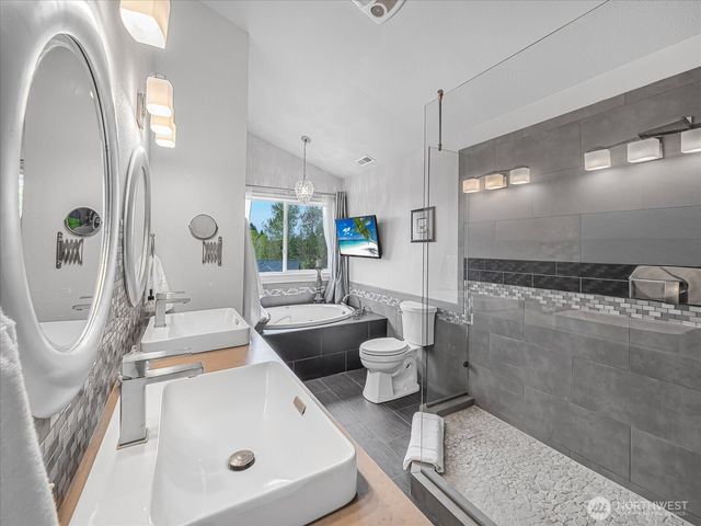 15220 197th Street E, Orting, WA 98360