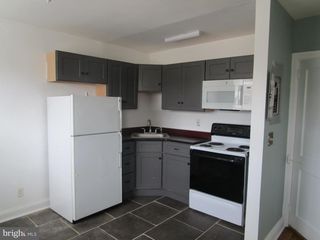 64-APT. 2REAR W MARSHALL RD, Lansdowne, PA 19050
