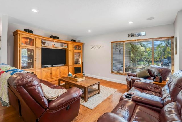 11721 NW 23rd Street, Plantation, FL 33323