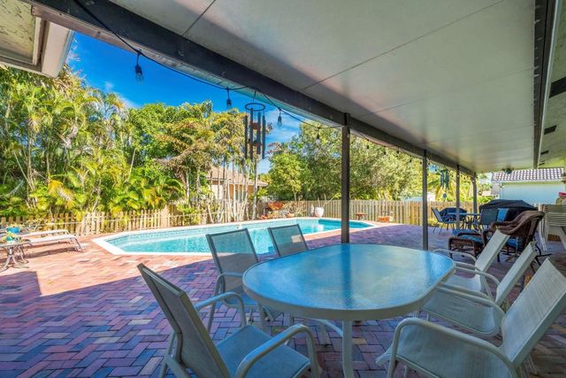 11721 NW 23rd Street, Plantation, FL 33323