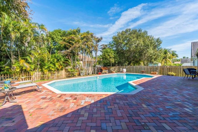 11721 NW 23rd Street, Plantation, FL 33323