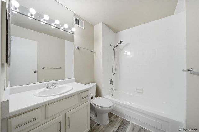 12083 E Harvard Avenue 204, Aurora, CO 80014