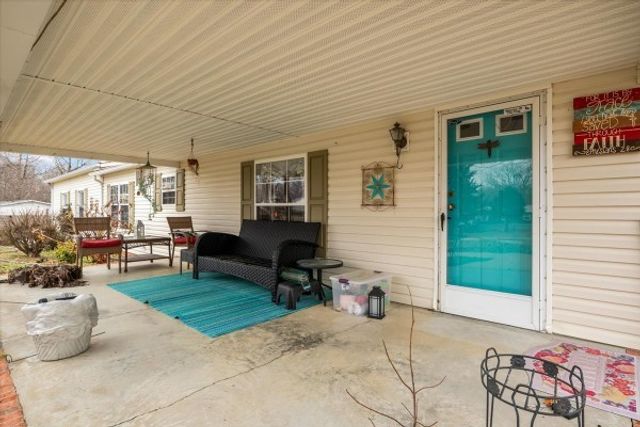 305 Lucas Ridge Ln, Waverly, TN 37185