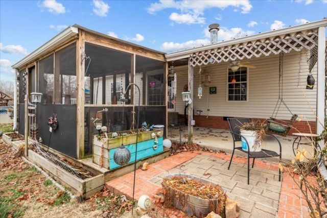 305 Lucas Ridge Ln, Waverly, TN 37185