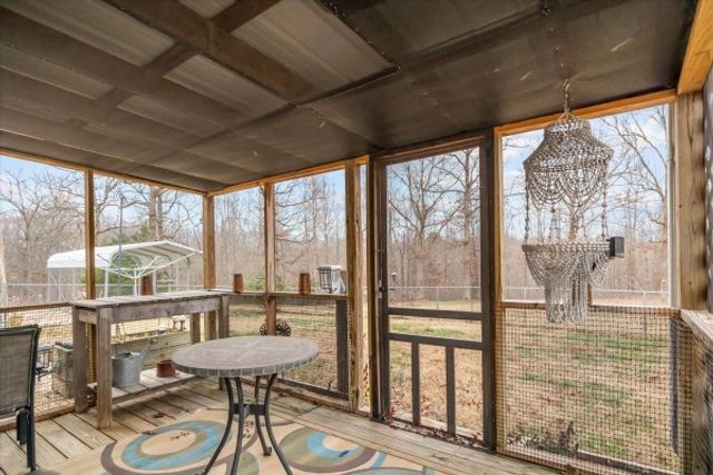 305 Lucas Ridge Ln, Waverly, TN 37185