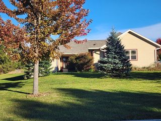 1900 Hillside ROAD, Slinger, WI 53086
