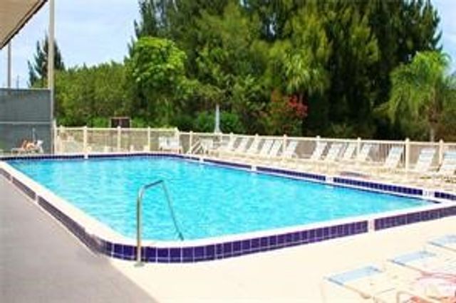 50 Woodland Drive 203, Vero Beach, FL 32962