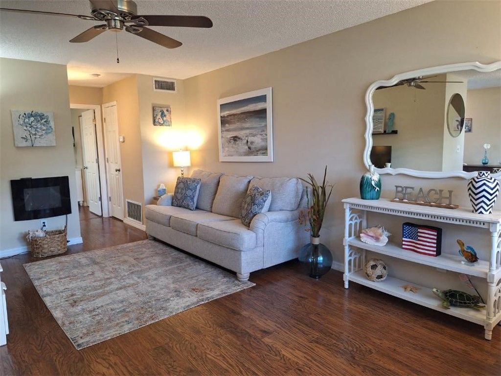 50 Woodland Drive 203, Vero Beach, FL 32962