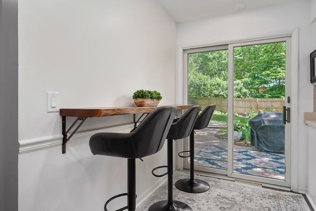 182 Blueberry Road, Libertyville, IL 60048