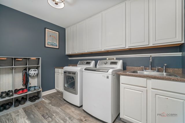 182 Blueberry Road, Libertyville, IL 60048