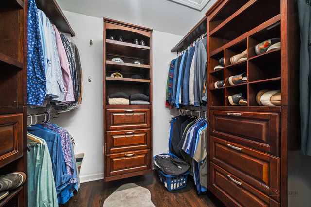 182 Blueberry Road, Libertyville, IL 60048