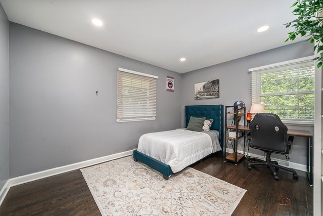 182 Blueberry Road, Libertyville, IL 60048